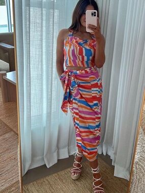 Vibrant Striped Two-Piece Crop Top & Tie Skirt Set - Multicolor